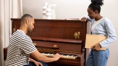 5 Risks of Moving a Piano Yourself