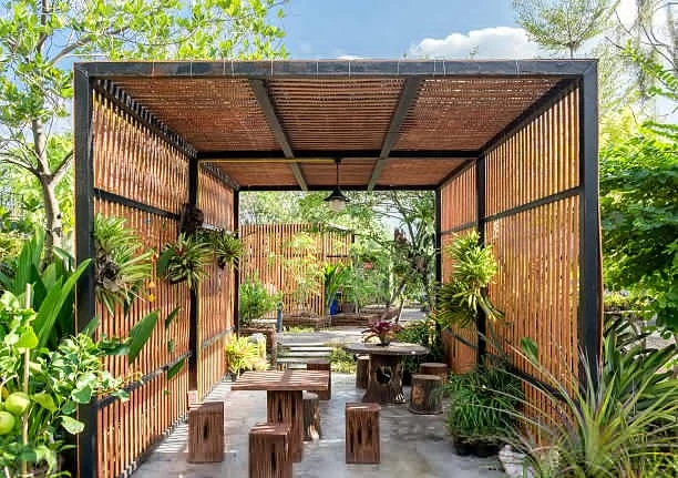 DIY Outdoor Garden Oasis