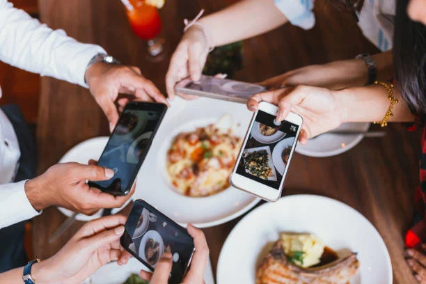 Smart Diners Always Check Reviews