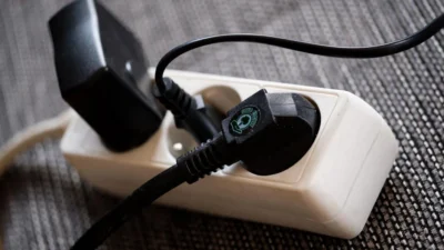 Right Power Safety Electrical Connector