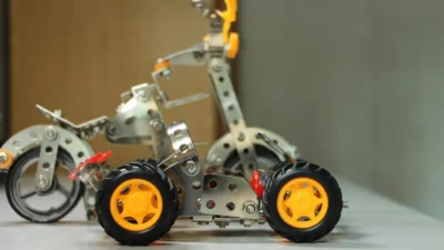 Tracking for Robots and Vehicles